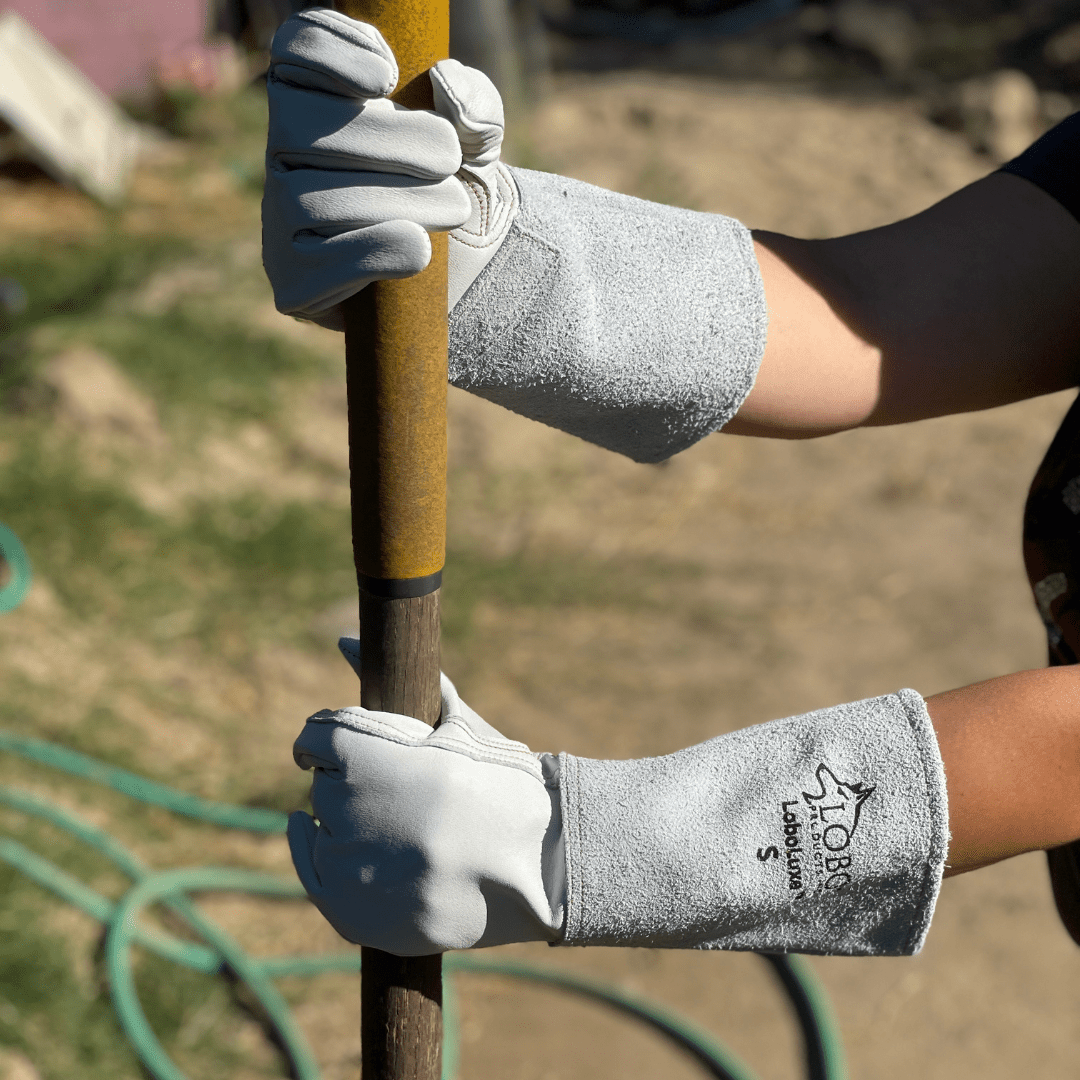 LoboLuxe™ Series Long Cuff Goatskin Gloves - Pair